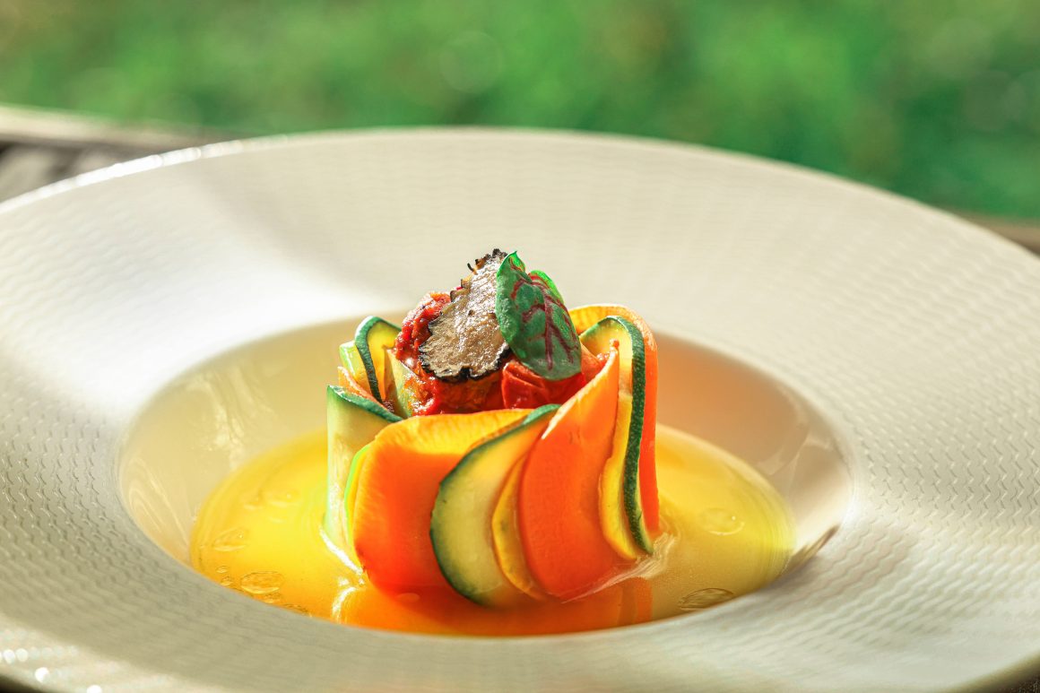 Green-dining meals curated by fine-dining establishments are nothing less than artistic in their presentation, making use of natural, healthy, seasonal ingredients. (Photo・Yang Ming Spring)