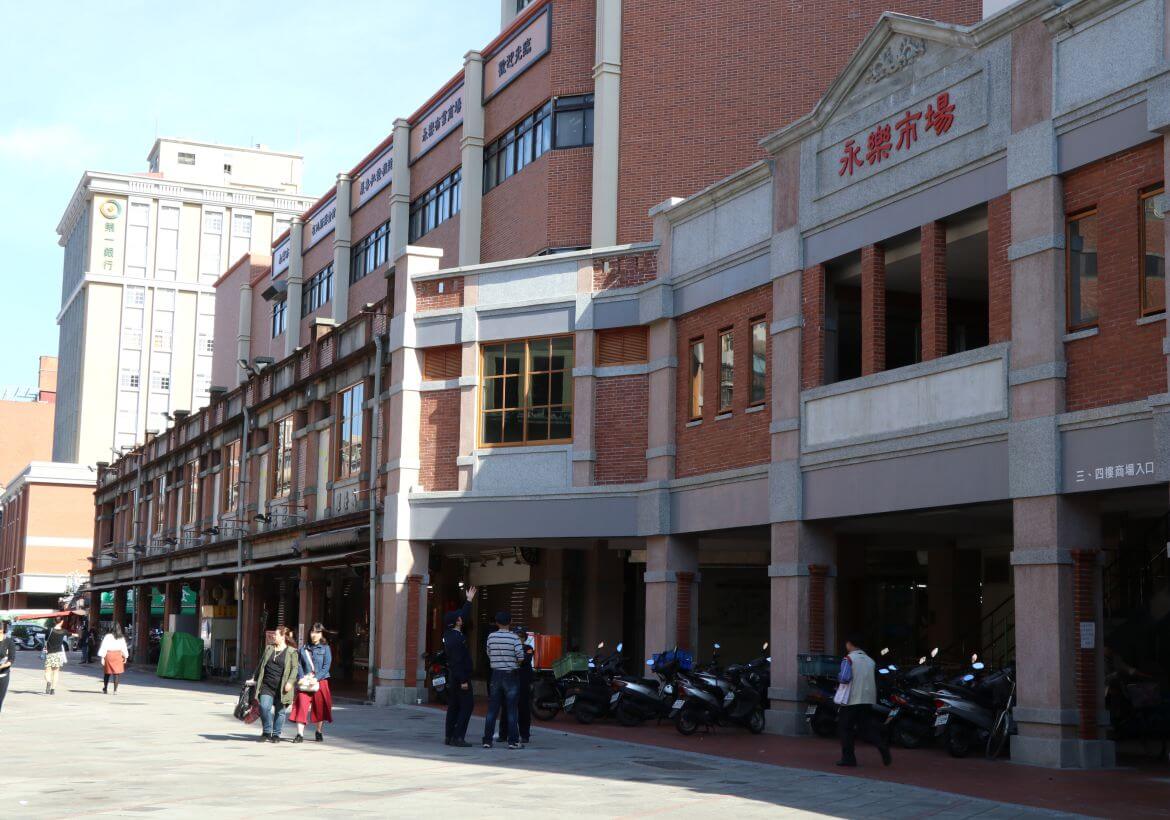 dadaocheng_ out side yongle fabric market