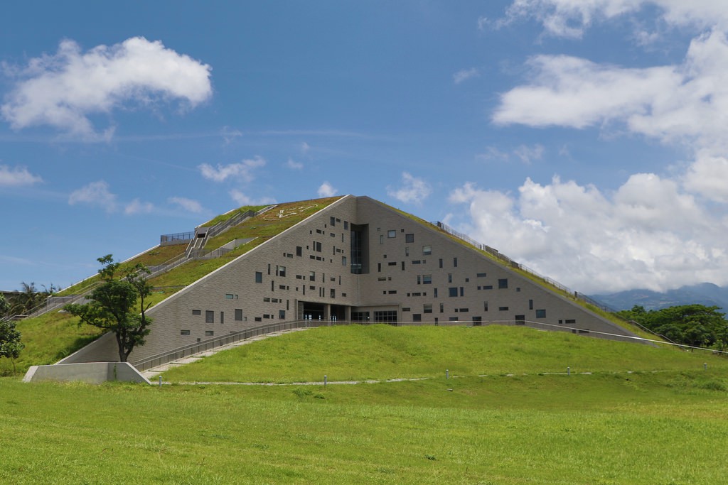 Architecture-in-taiwan-national-taitung-university-library-and-information-center