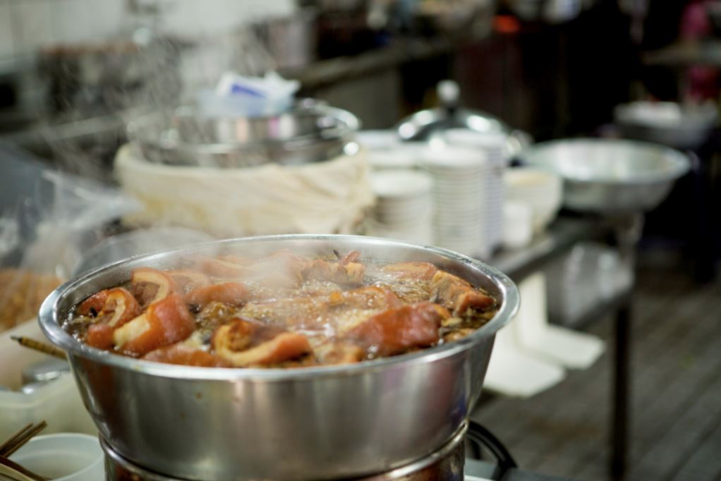 taichung-food-taichungs-second-market-braised-pigs-knuckles