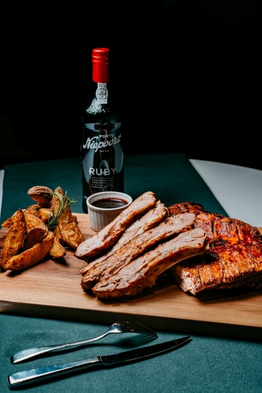 GQ Meat Festival - Eslite-In Between's low-temperature barbecue red wine pork ribs with mulberry sauce
