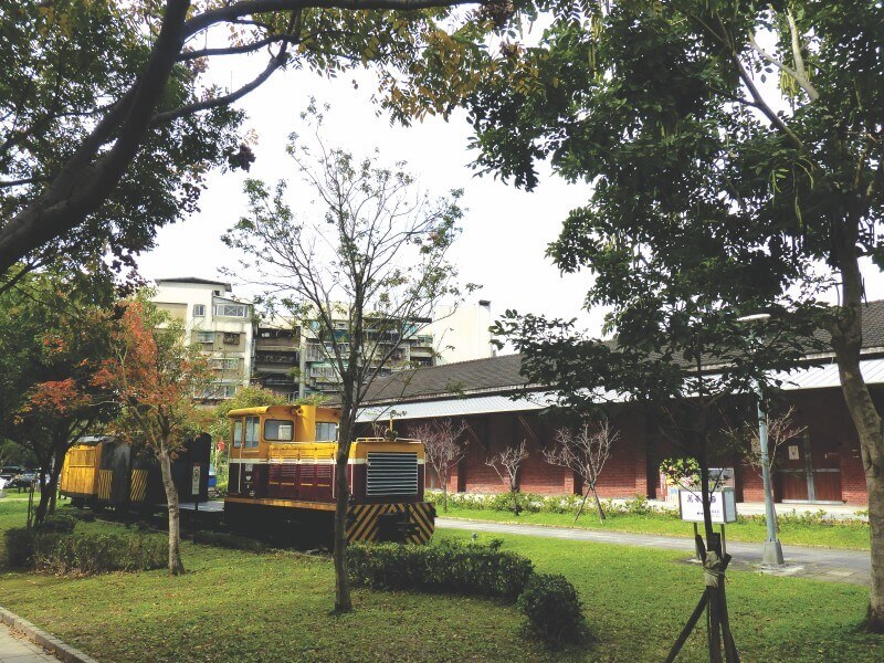Tangbu Cultural Park in Wanhua offers a large outdoor space for family to enjoy a sunny afternoon. 