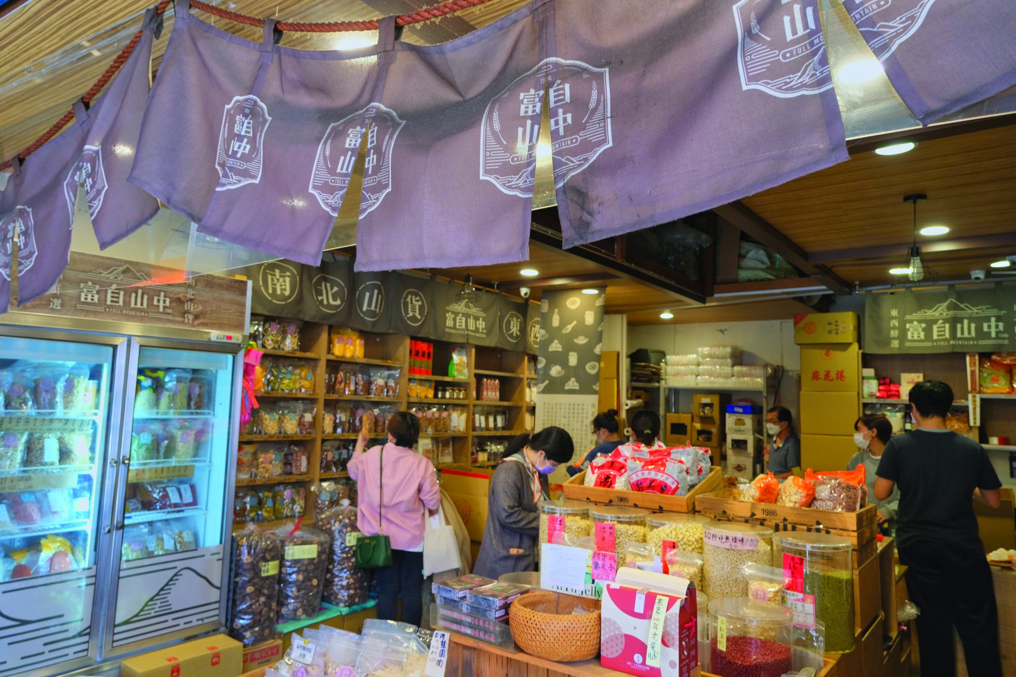 From Snacks to Souvenirs:：Four Can’t-Miss Stores on Taipei’s Historic ...