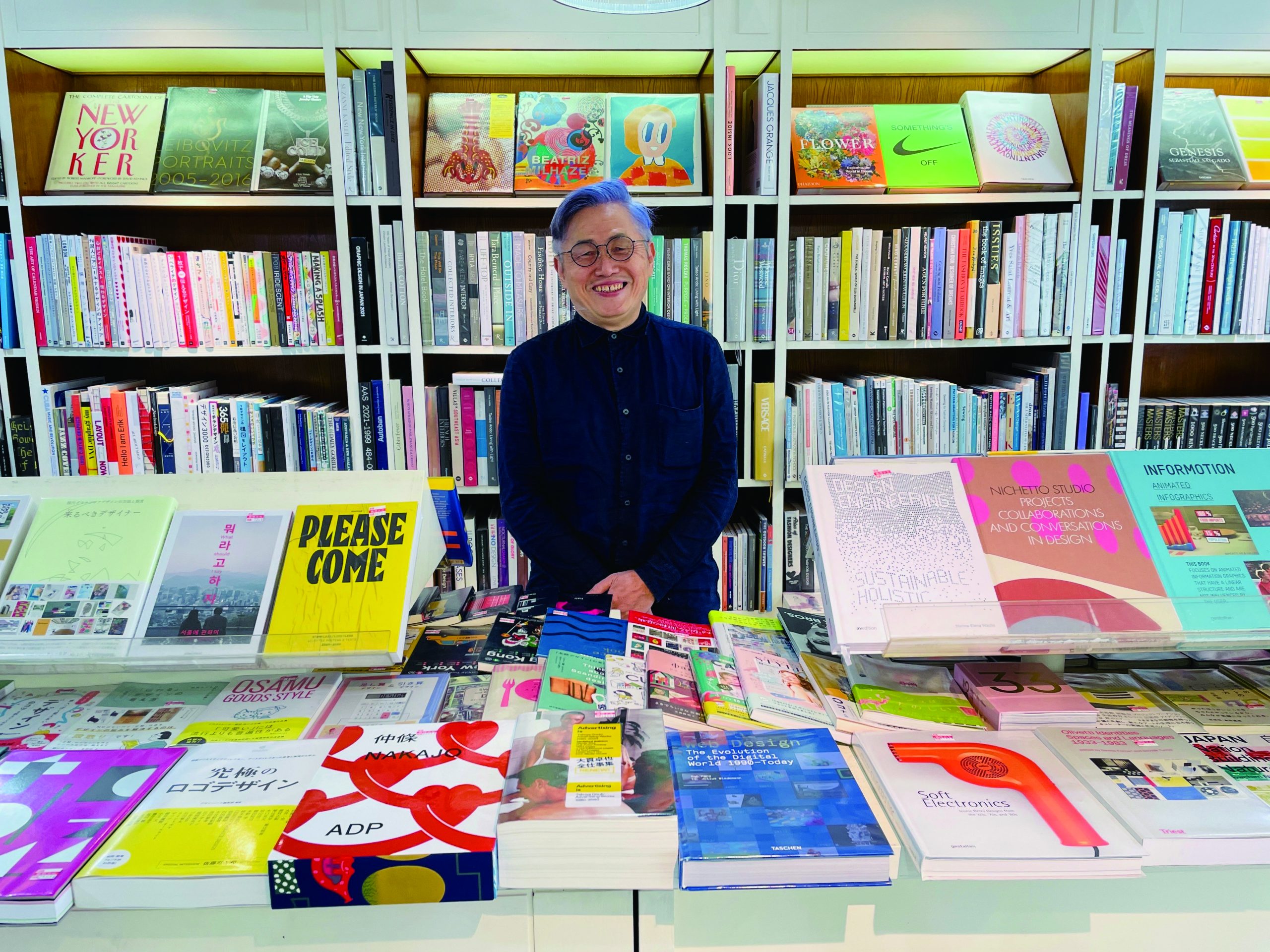 The founder of Sungood Books, Shih Anfu (施安富), is committed to providing a comfy reading space.  (Photo・Sungood Books)