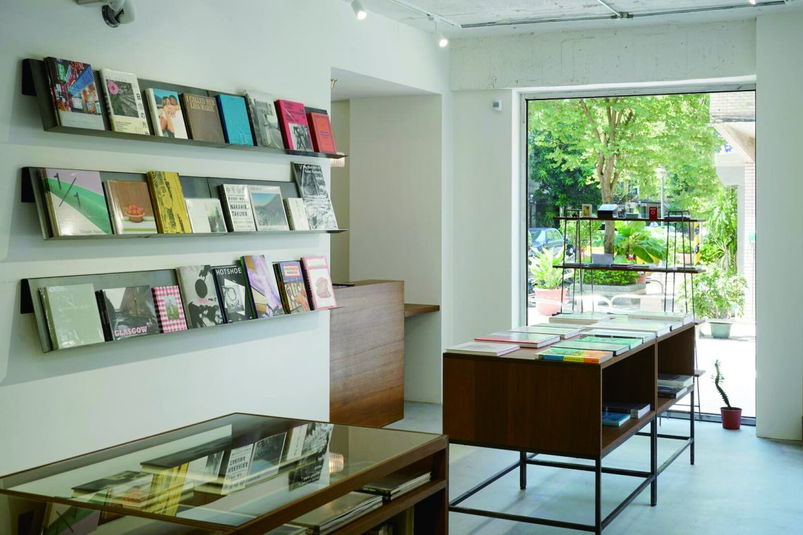 Moom bookshop has a well-stocked collection, primarily focused on art and photography books, and occasionally hosts photography exhibitions. (Photo・moom bookshop)