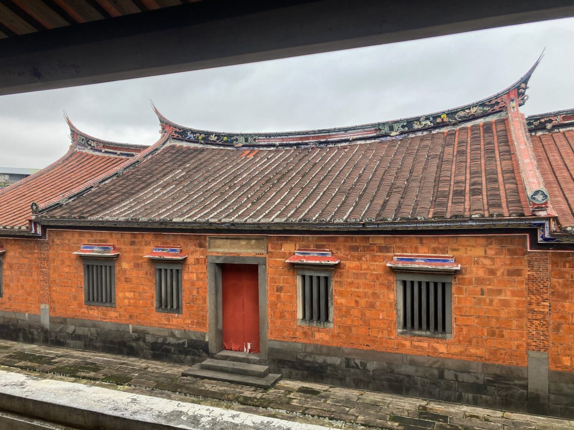 The Three-Courtyard Mansion of the Lin Ben Yuan family in New Taipei City's Banqiao District was completed in 1851.
