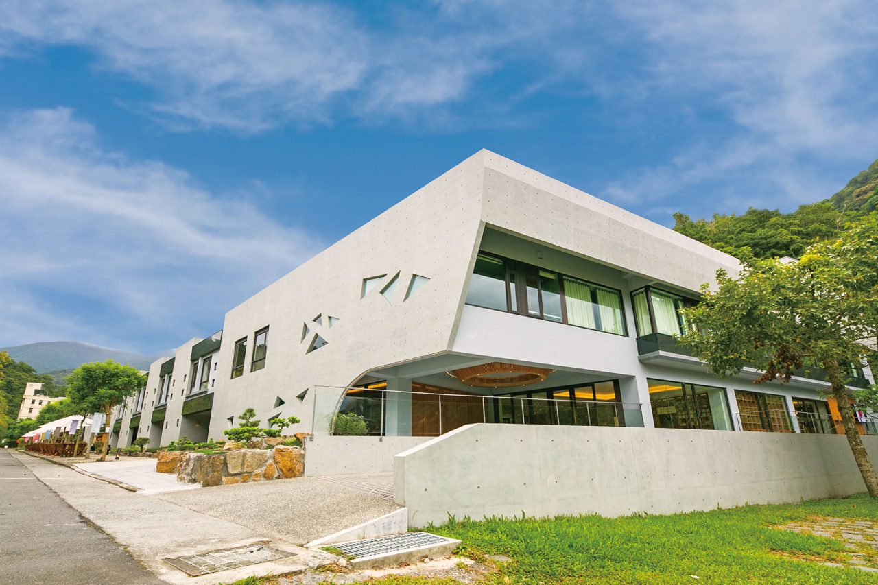 Collect 10 Healing Hot Spring Inns, Experiencing Centuries-old Secret ...