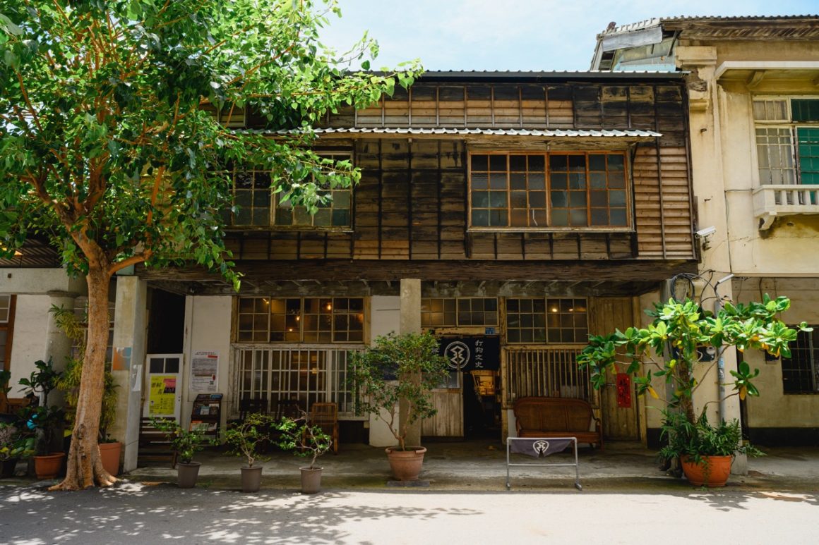 The Takao Renaissance Association is housed in a Japanese-era building. It promotes local culture and history in the Hamasen area.
